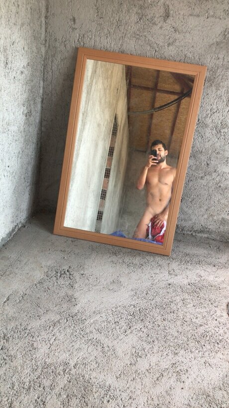 Tunahan Yorulmaz erotische nacktheit foto