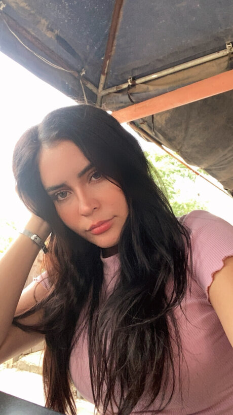 Naimi Gards schöne hübsche galerie