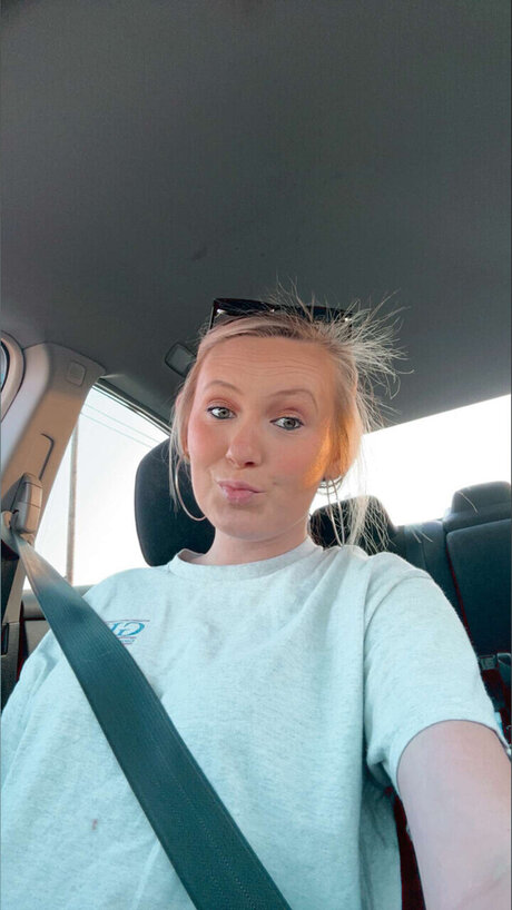 Elisabeth model nackt fotos