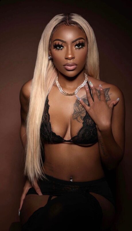 Nova Amour kostenlose nacktheit fotos