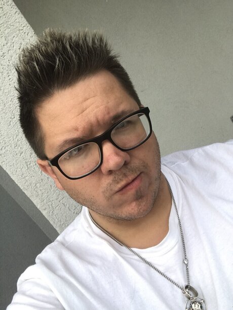 Writer D exklusive nackte bilder