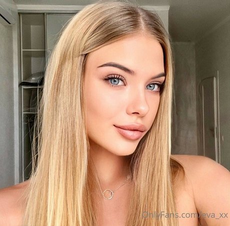 asiatische berühmte onlyfans nackt sexy foto