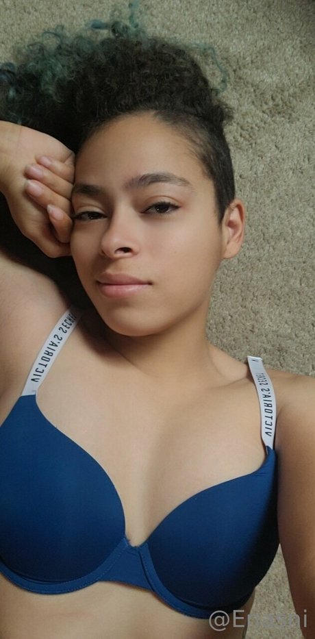 enasni nacktheit erwachsene bild