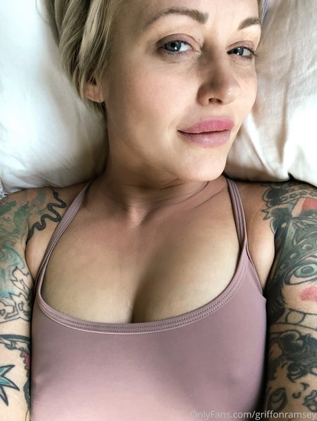 Griffon Ramsey exklusive akt fotos