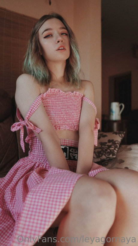 Leya Gornaya hübsche nackt archiv