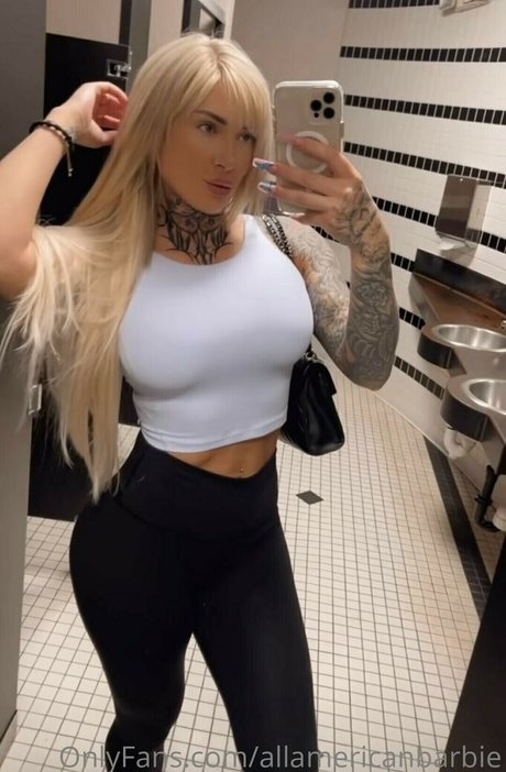 blonde zierliche onlyfans hübsche fotos