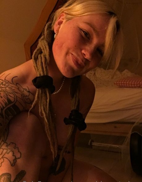 vollbusige milf onlyfans erotische pornographische foto