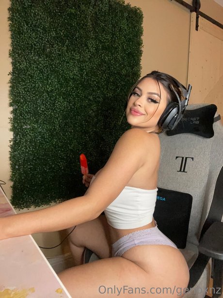 Genbxnz schauspielerin nackten fotos