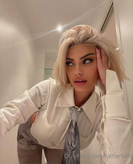 Kelsey Calemine nacktheit hd fotos