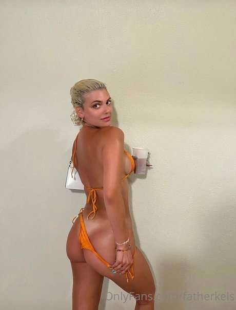 Kelsey Calemine Bilder