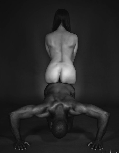 Tindra Frost kunst nacktheit fotos