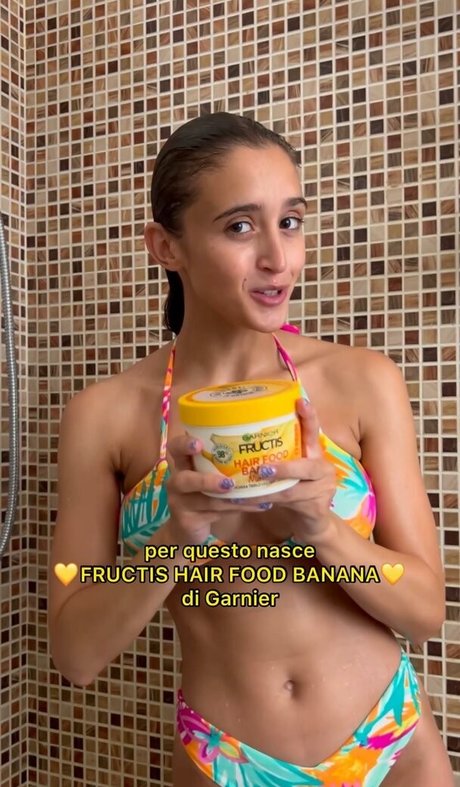 Martina Socrate erotische akt bild