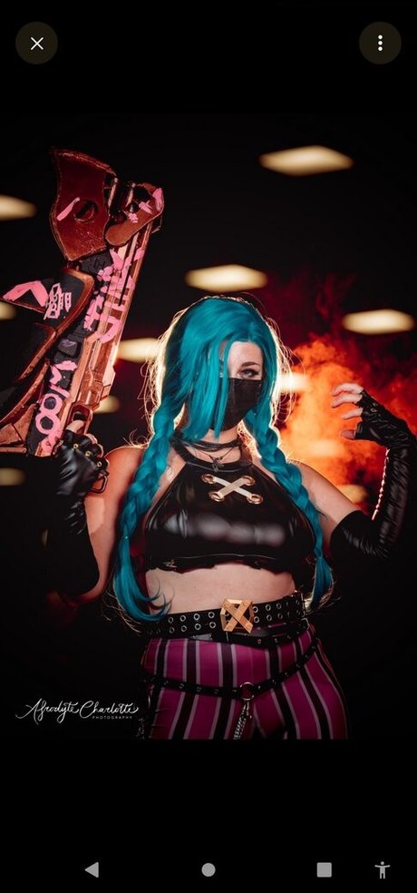 Sodamoskii pornostar bild