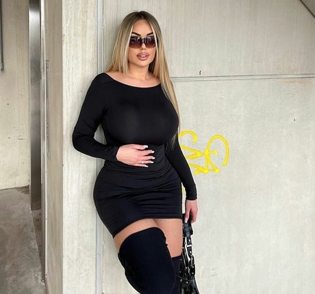 Lisa Amber model erotische bild