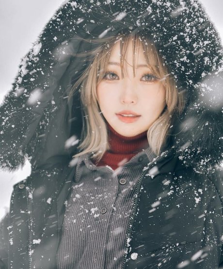 Ely Cosplay kostenlose pornostar foto