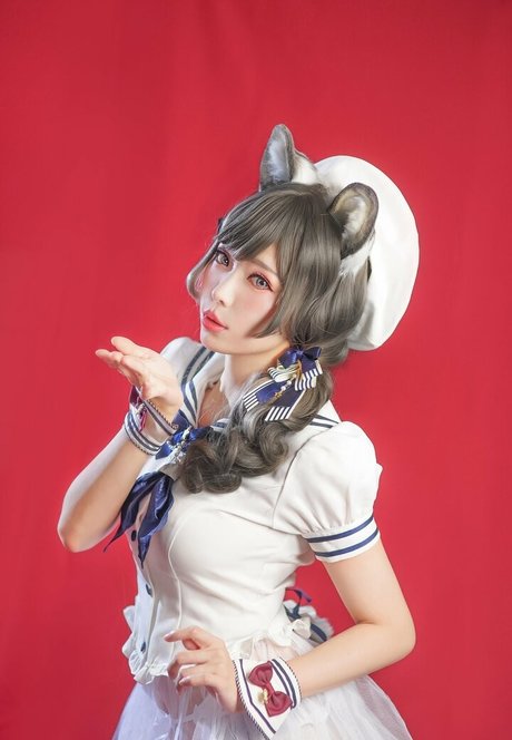 Ely Cosplay sexy erwachsene bild