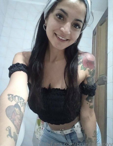 brunettesexyy perfekte hd bild