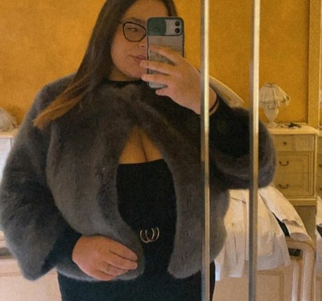 Letizia Scrivani hübsche porno fotos