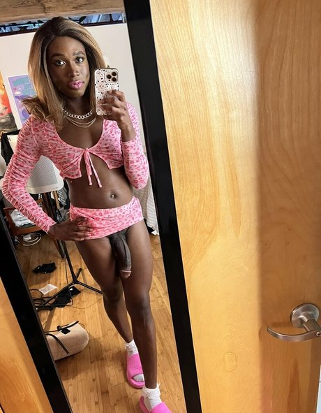 Itsvaleriemay schauspielerin nackte fotos