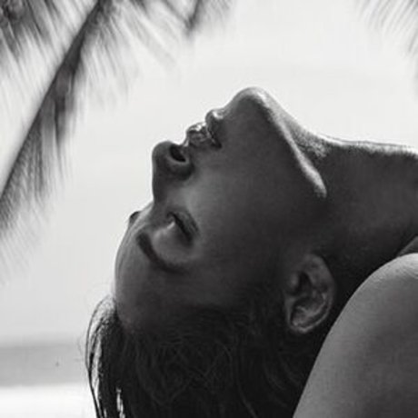 Nidhi Sunil kostenlose nette bilder