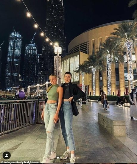 Keely Hodginkinson erwachsene top bilder