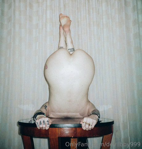 devilbby999 xxx nackten foto
