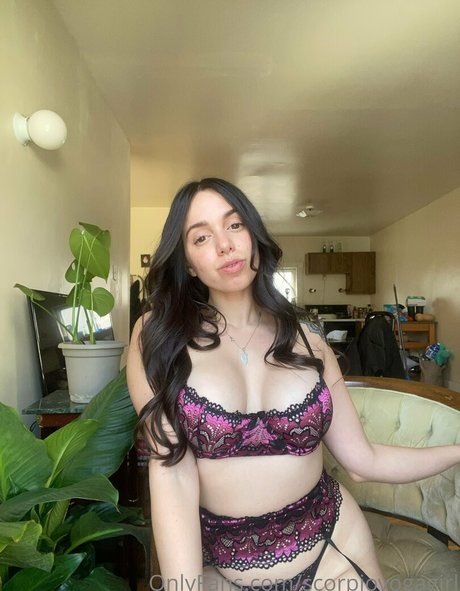 scorpioyogagirl hd pornographische foto