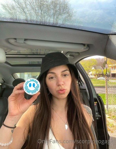 scorpioyogagirl schöne pornostar fotos