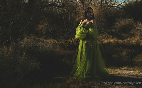 earthlyalien exklusive hübsche bild