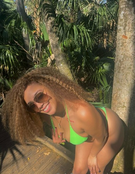 ninaa eve hübsche nackte fotos