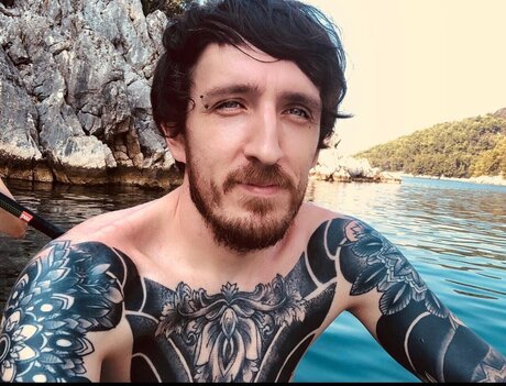 b4c4rdi kunst nackte archiv