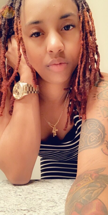 Gushyyy model pornographische galerie