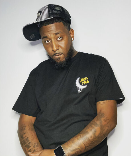 OG BUTLA nackt nette foto