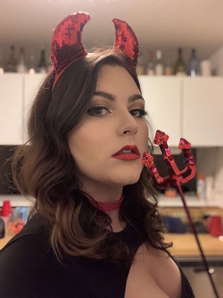 Phoebe_ nackt porno galerie