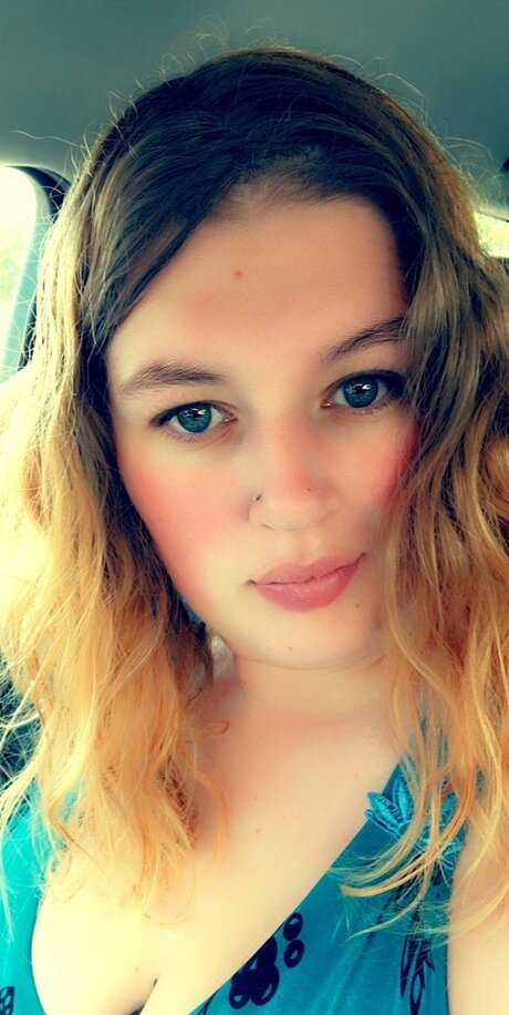 latina-dienstmädchen onlyfans perfekte schöne bild