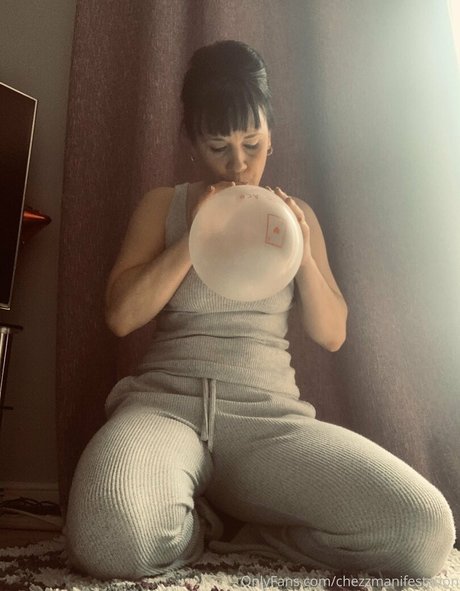 kurvige ebenholz-onlyfans erotische nackte archiv