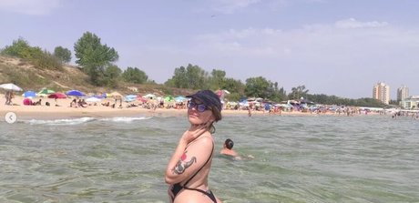 Amaaterasuu model nackte bilder