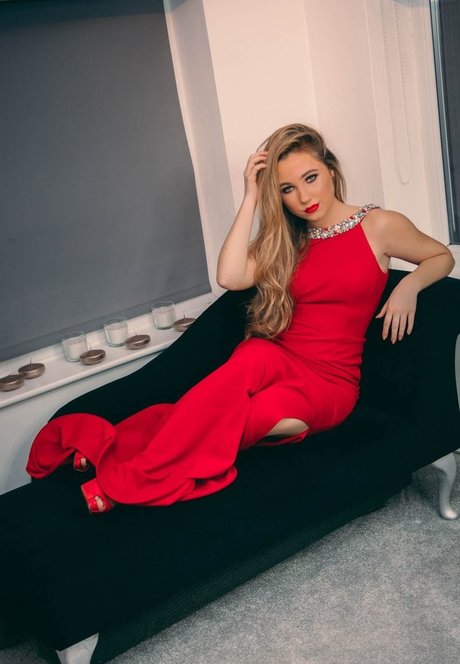 Ruby O Donnell model bild