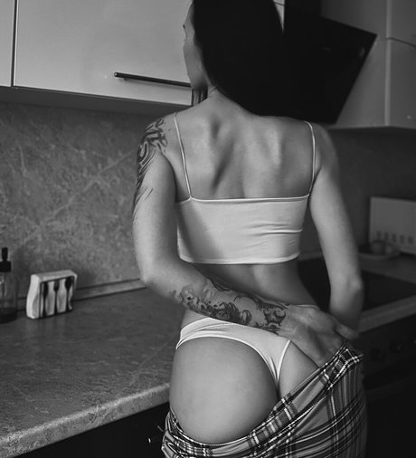 Dasha Doshik erotische akt fotos