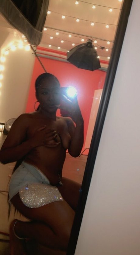 illnanaa sexy akt galerie