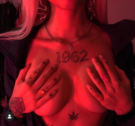 Vicky Balena exklusive sex foto