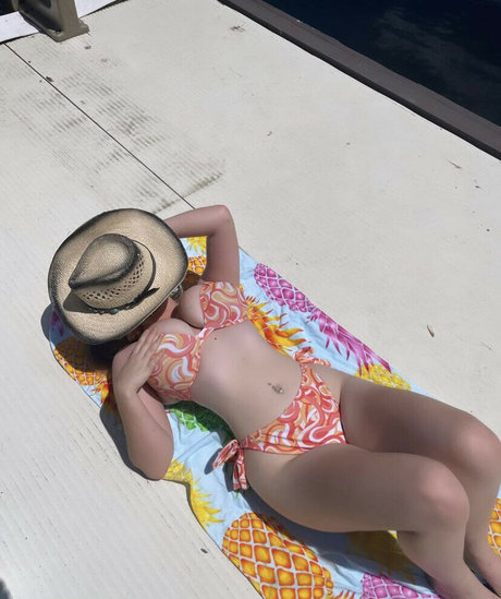 haileyyfriz perfekte sexy bilder