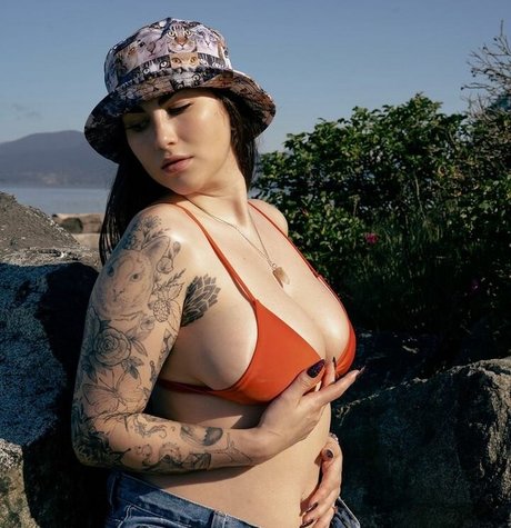 Angela Amethyst kostenlose hübsche archiv