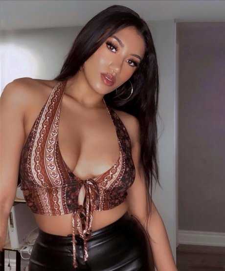 Tamia J nackt schöne bilder