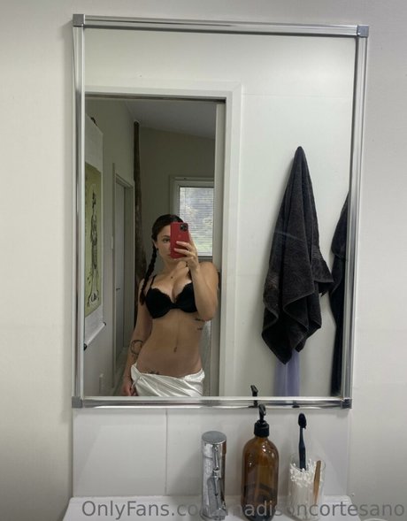 Madison Cortesano model xxx galerie