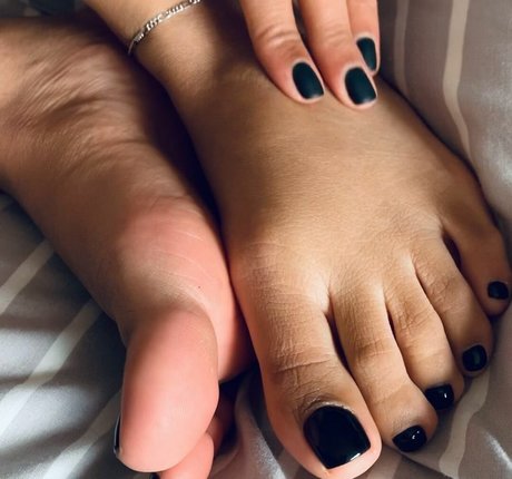 shemale sperma im mund onlyfans exklusive pornografische bild