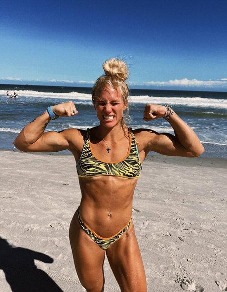 Calyx Harmony sexy top galerien