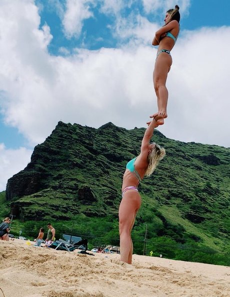 Calyx Harmony schauspielerin porno bild