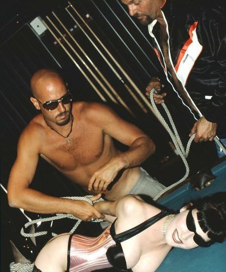 Dita Von Teese top nacktheit bild