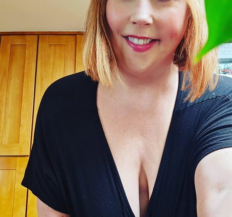 Ave Stone nacktheit bilder